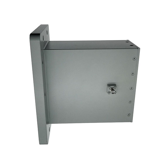 WR975 to SMA Female Waveguide to Coax Adapter, 0.76-1.15GHz, UDR9 Flange, Right Angle