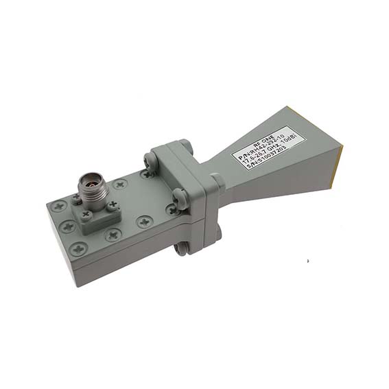 10 dBi Gain, 17.6-26.7 GHz, WR42 Standard Gain Horn with 2.92mm Female Port